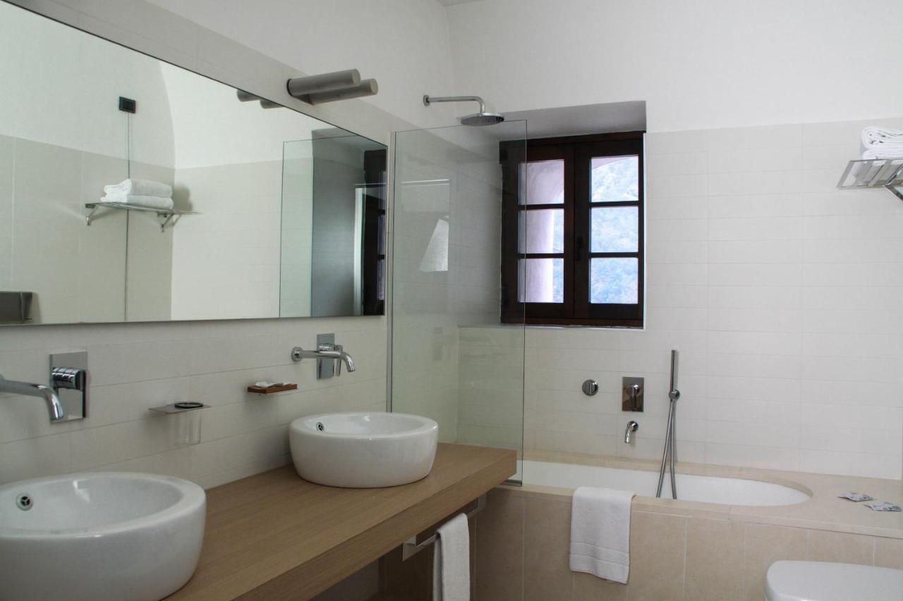 Hotel Cavour Et Des Officiers Bard Bagian luar foto
