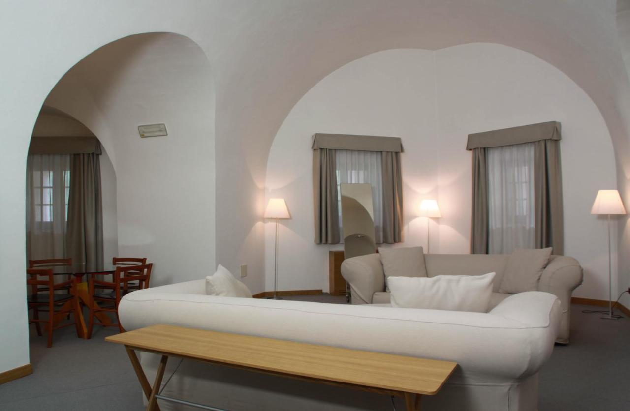 Hotel Cavour Et Des Officiers Bard Bagian luar foto