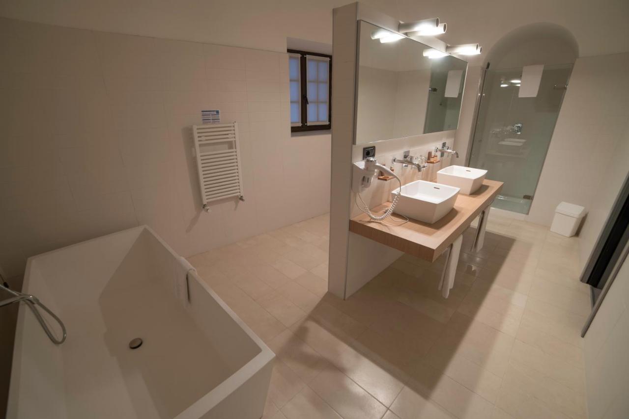 Hotel Cavour Et Des Officiers Bard Bagian luar foto